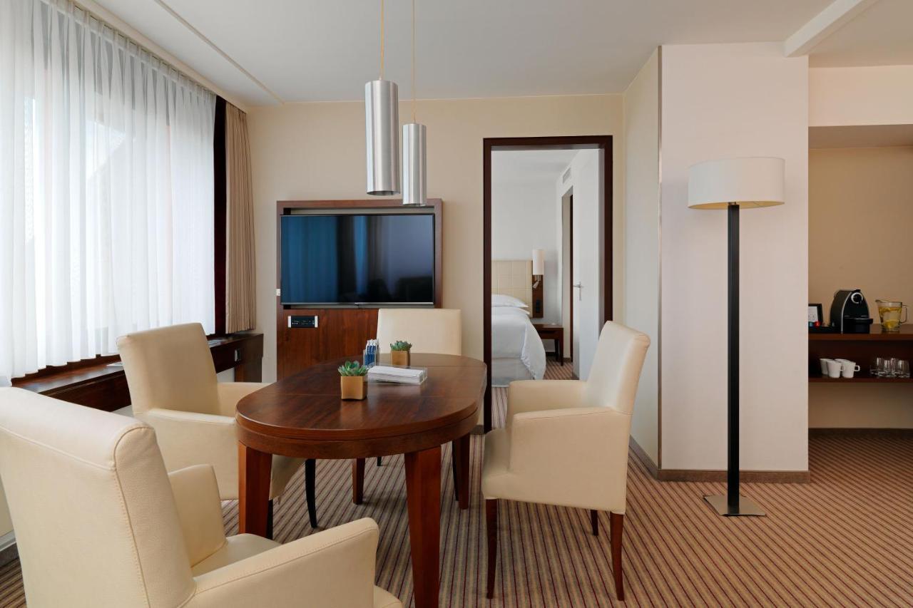 Sheraton Westpark Hotel 4*